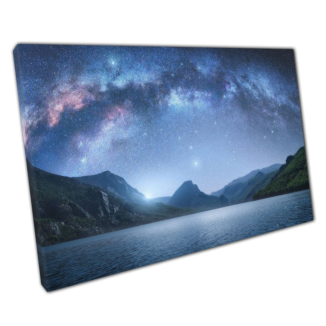 Milchstraße gebogene Nachtmondhimmel über atemberaubendem See und Berglandschaftswandkunstdruck auf Leinwand montiertes Leinwand Druck